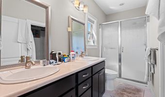 21358 OAK Ln, Aurora, OR 97002