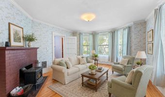 202 Norfolk St, Bangor, ME 04401