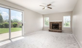 352 Country Ln, Algonquin, IL 60102