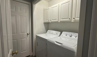 8 Linden St, Bristol, RI 02809