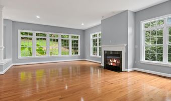7119 BARRY Rd, Alexandria, VA 22315