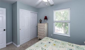 1915 Fox Pointe Dr, Arnold, MO 63010
