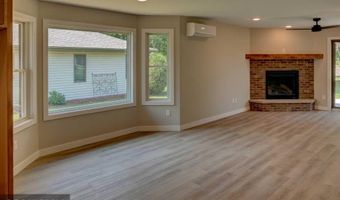622 Pondhurst Dr, Amery, WI 54001