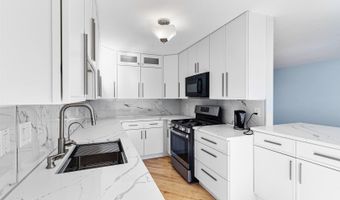 2430 S Shag Bark Trl, Arlington Heights, IL 60005