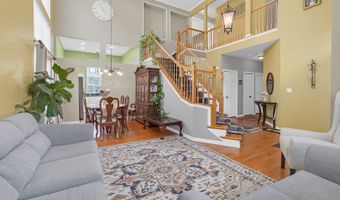 2324 Tracy Ln, Algonquin, IL 60102