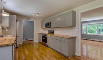 107 Colbrook Dr, Arlington, VT 05250