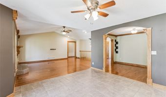 1124 12th Ave SE, Altoona, IA 50009