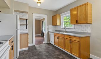 504 ABERNETHY Rd, Oregon City, OR 97045