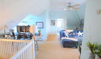 398 Wolcott Ave 9, Middletown, RI 02842