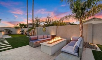 2080 E AQUARIUS Pl, Chandler, AZ 85249