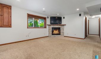 2413 E Trevino Ln, Brandon, SD 57005