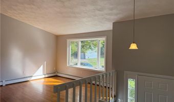 7 Leatherleaf Rd, Narragansett, RI 02882