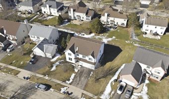 510 Golden Valley Ln, Algonquin, IL 60102