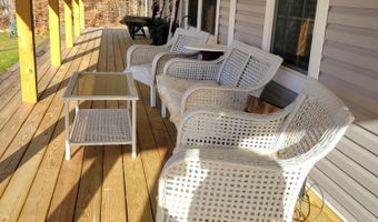 38 Oak Ridge Ln, Bennington, VT 05201