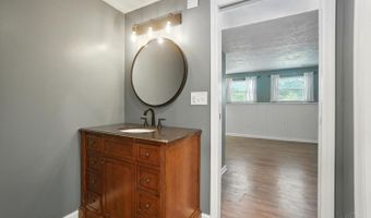 4930 Riverwatch Dr, Delhi, OH 45238