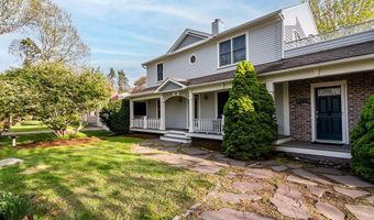 28 Palm Beach Ave, Narragansett, RI 02882