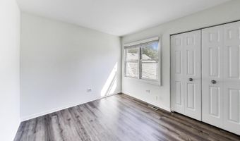 1912 N Coldspring Rd, Arlington Heights, IL 60004