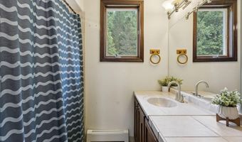 32 S V Ln, Augusta, ME 04330