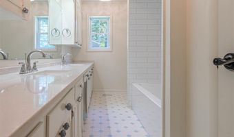 22 Shady Ln, Albertville, AL 35950