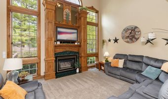 616 3rd Ave NW, Altoona, IA 50009