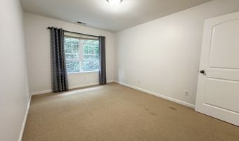 50 Lawrence Ave 50, Danbury, CT 06810