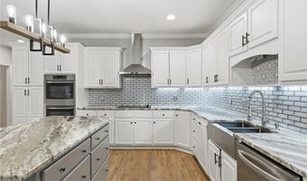 8882 TARA Ln, Auburn, AL 36830