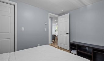 137 Overlook Dr, Warwick, RI 02818