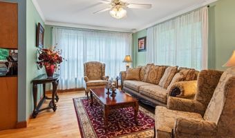 9 Santom St, Auburn, MA 01501