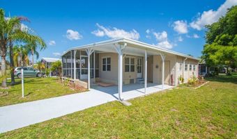 900 Laurel Cir, Barefoot Bay, FL 32976