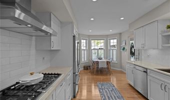 14 Fox Dr 14, Narragansett, RI 02882