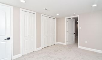 2644 E HOFFMAN St, Baltimore, MD 21213