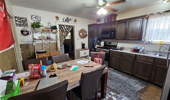 738 W 1st St, Alice, TX 78332