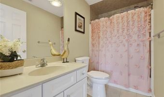 25 Southern View Dr, Narragansett, RI 02882