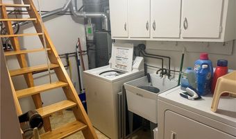 161 N Roanoke Ave, Austintown, OH 44515