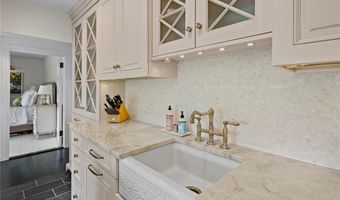 127 Harrison Ave 7, Newport, RI 02840