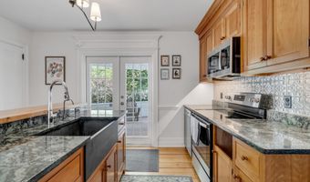 85 Bedford St, Bath, ME 04530