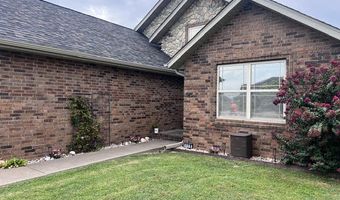 409 Brittany Ct, Aurora, MO 65605