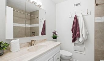 1711 Oak Hill Dr, Escondido, CA 92027