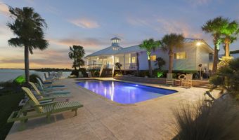 140 BAY HARBOR Dr, Aransas Pass, TX 78336