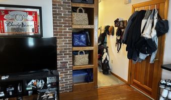 182 H St 2, Boston, MA 02127