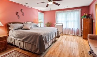 9 Santom St, Auburn, MA 01501