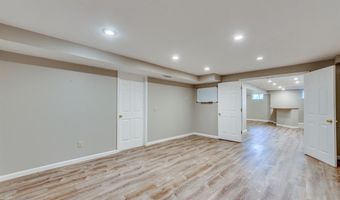13153 Barrett Meadows Dr, Des Peres, MO 63021