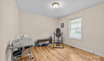 17 Laurel Rd, Arden, NC 28704
