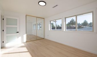 22321 McArdle Rd, Bend, OR 97702