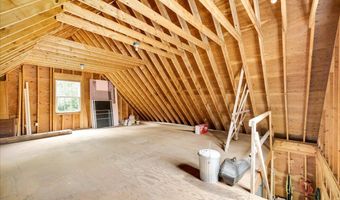 21 Bowling Green Ln, Belfast, ME 04915