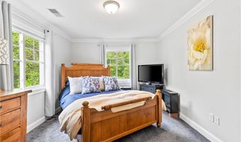 21 Starr Dr 207, Narragansett, RI 02882