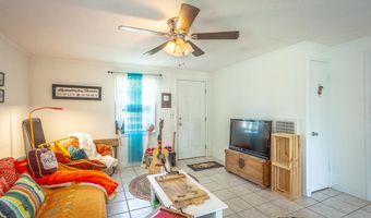 66 8th St, Apalachicola, FL 32320