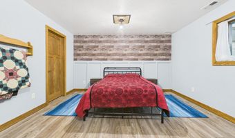 1600 S Parkview Blvd, Brandon, SD 57005