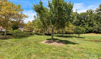 28 Trafalgar Cir, Asheville, NC 28805