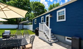 469 East Rd, Belford, NJ 07718